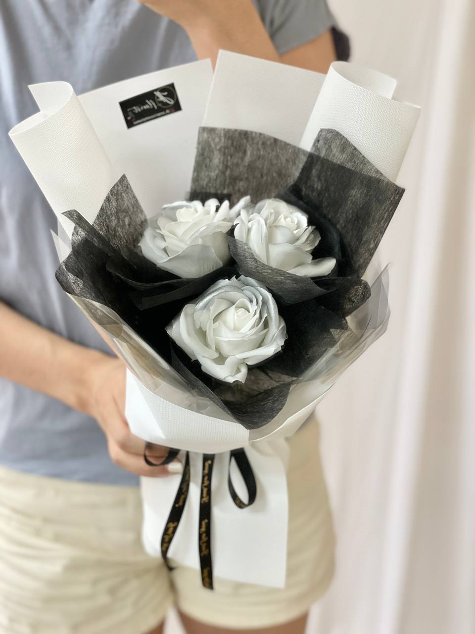 Monochrome Muse (Soap Flower) - Image 3
