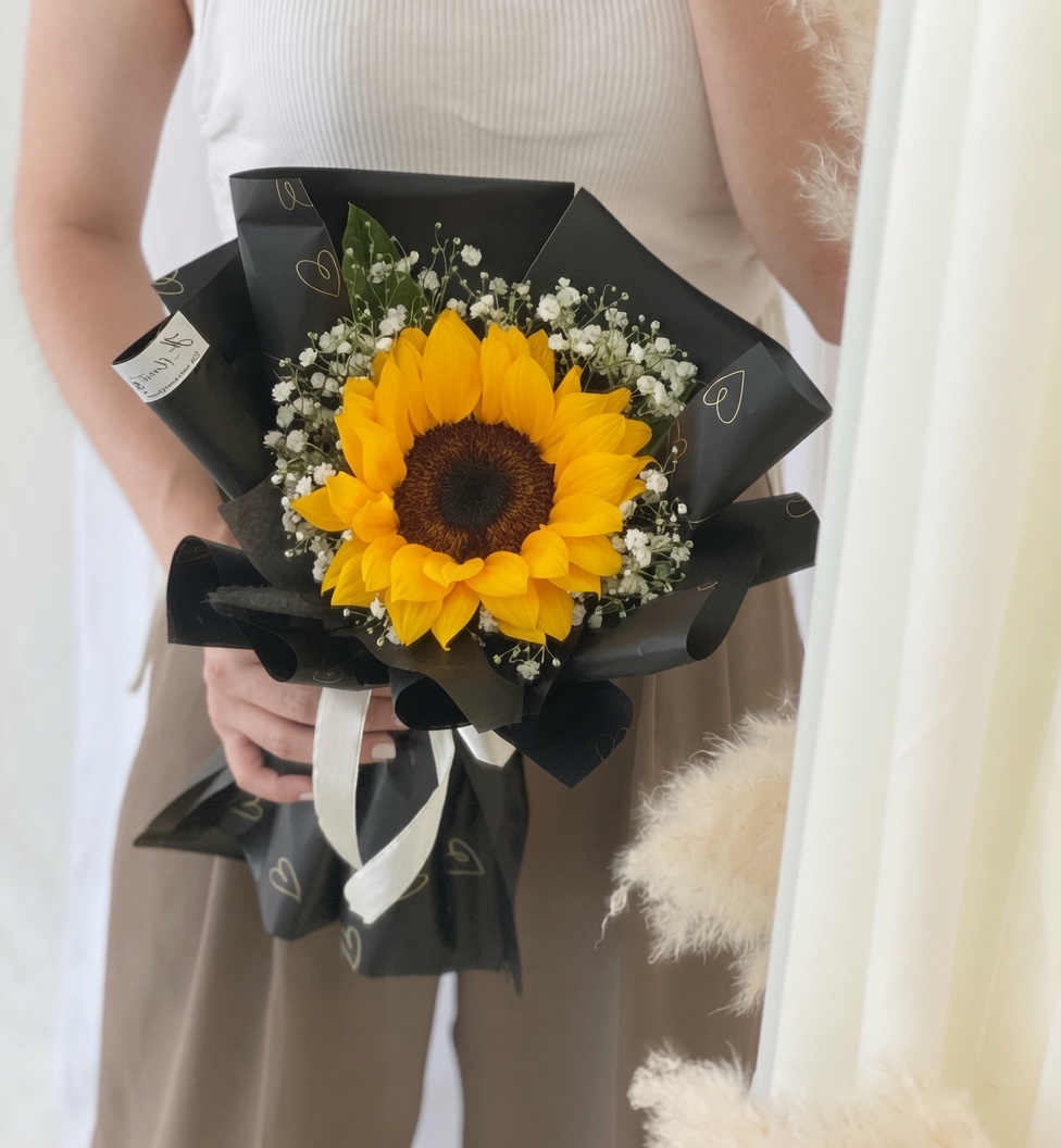 Graduation Bouquet Sunflower Sunlit Dreams - Image 2