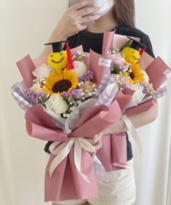Graduation Bouquet Sunflower Corona Jubilare - Image 3