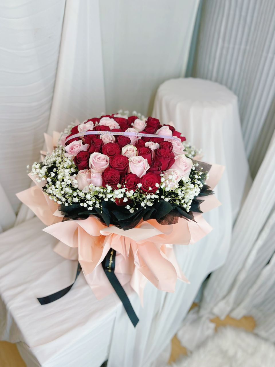 Everlasting Embrace (Fresh Flower)
