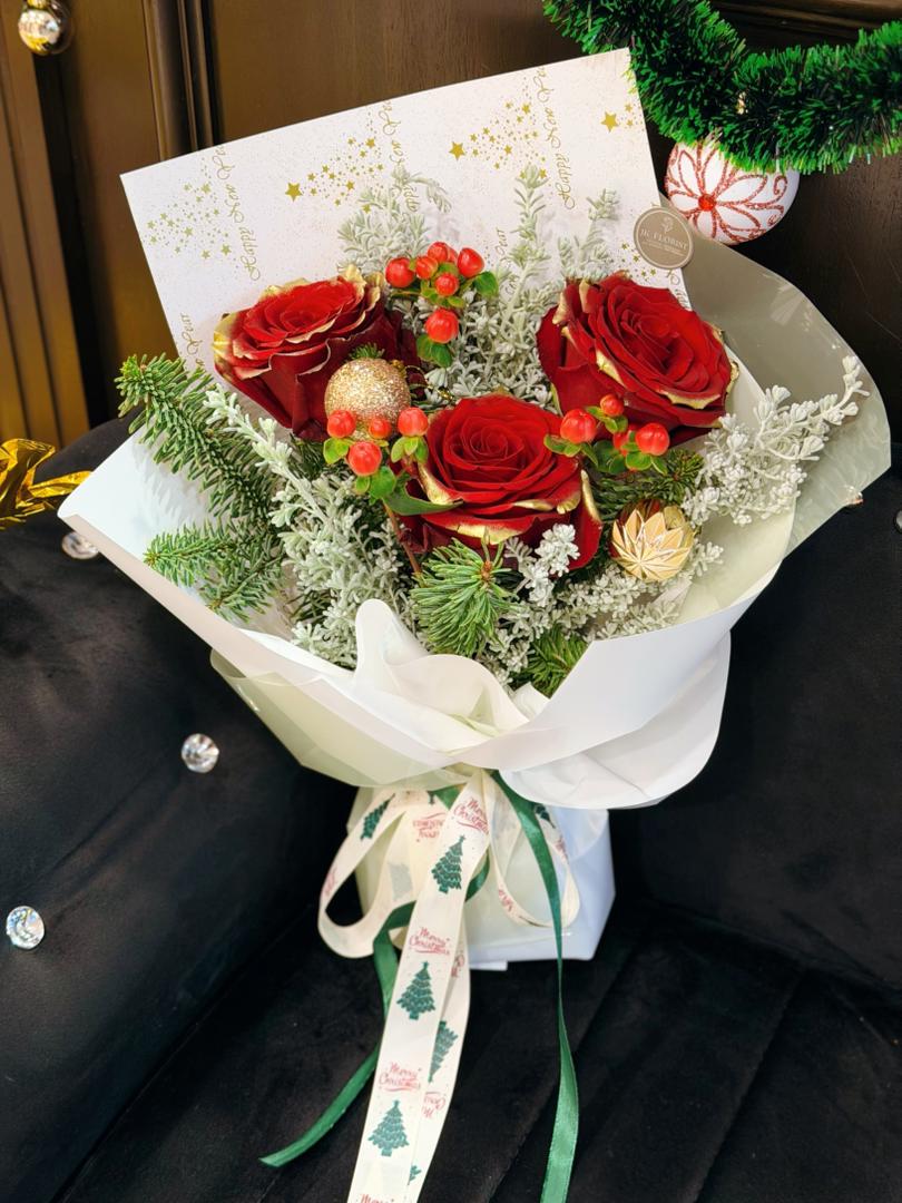Golden Christmas Noel (Fresh flower) - Image 2