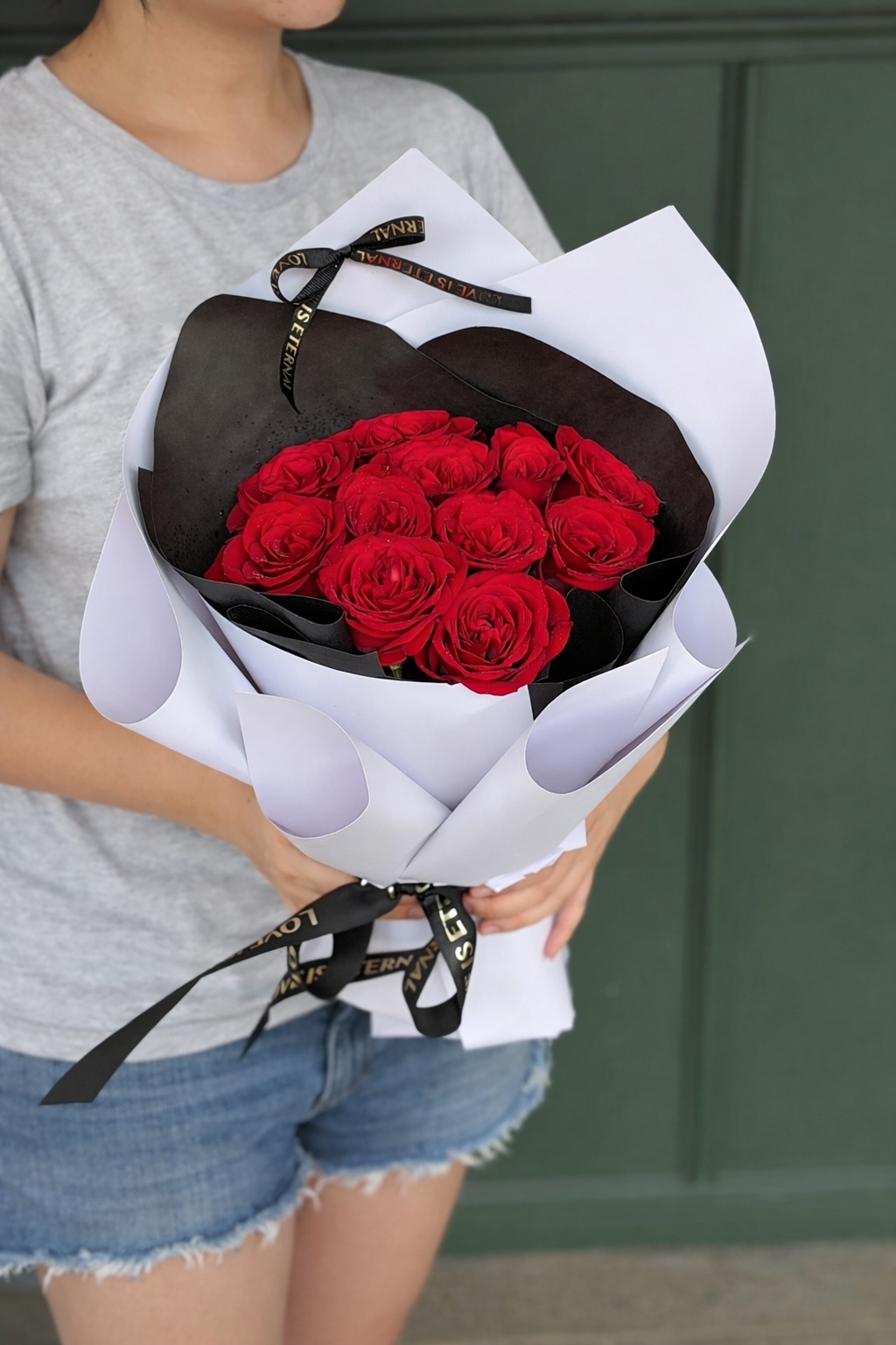 Only Love Roses (Fresh Flower)