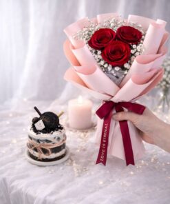 Trio Roses & Mini Cake (Fresh Flower)