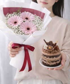 Trio Daisies & Mini Cake (Fresh Flower)