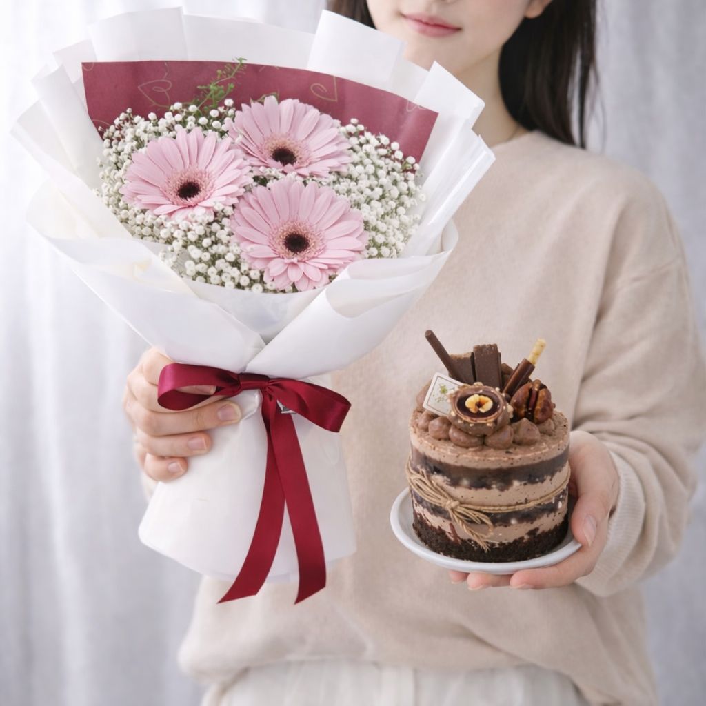 Trio Daisies & Mini Cake (Fresh Flower)