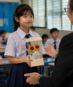 Teacher’s Day Gift Box Crochet Sunflower - Image 2